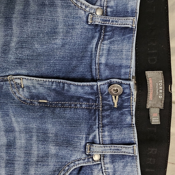 Torrid Jeans size 18 - Picture 3 of 3